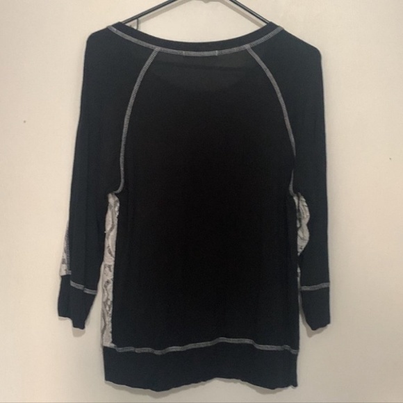 3/$30 Olivia Moon super soft 3/4 sleeve lace crochet front top - Picture 5 of 7